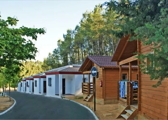 CENTRO DE OCIO ALÚA Bungalows Camping Rafting Benamejí