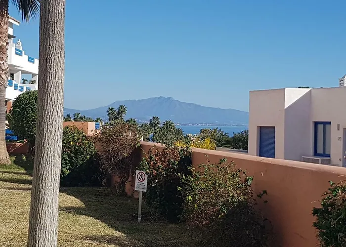 Duquesa Suites Golf&Gardens