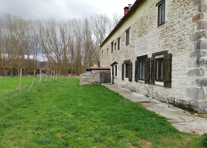 Algarabiastaying 2 granja San Julián