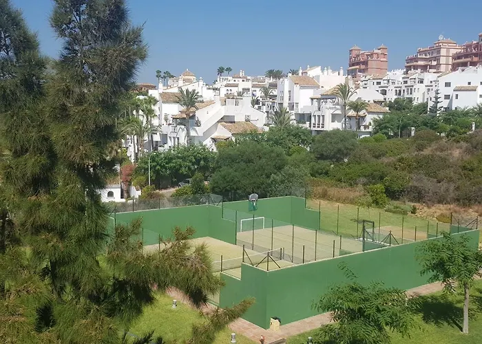 Duquesa Suites Golf&Gardens