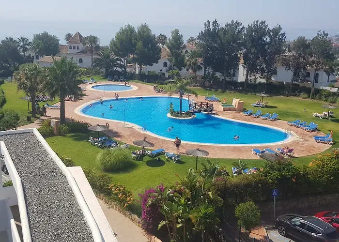 Duquesa Suites Golf&Gardens
