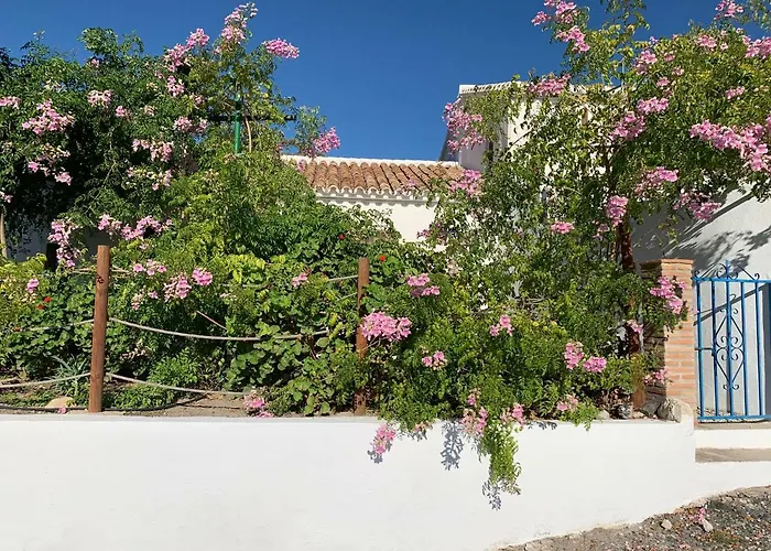 La Casita Blanca- La Almona Chica