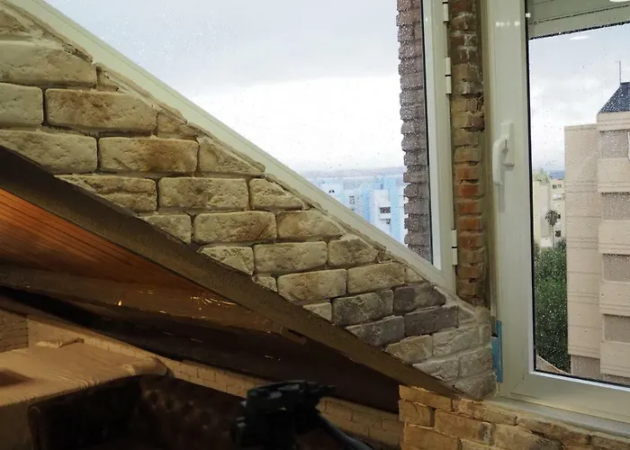 Tiny Apartment On The Roof Touching Gibraltar