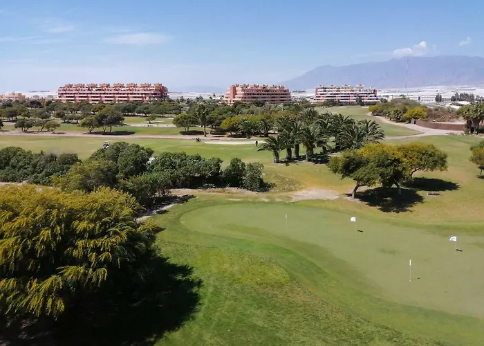 Entre El Mar Y El Golf. Wifi Privado.
