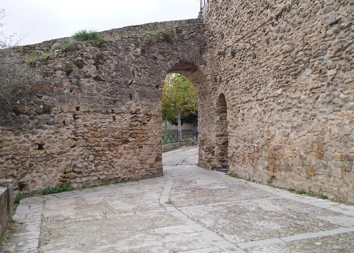 Puente viejo de Buitrago casa Fresno