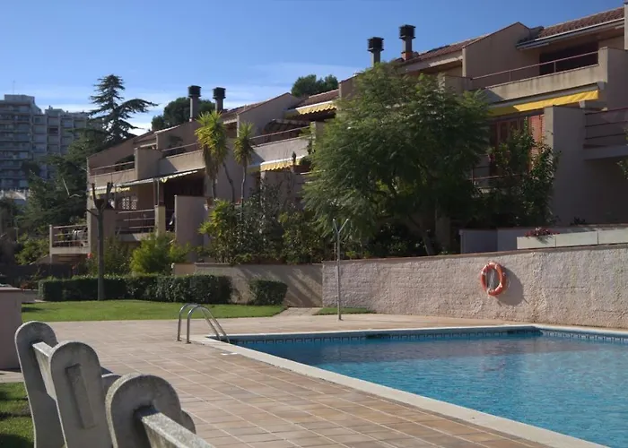Lloguer30 Margaret'S Family House With Pool And Parquing