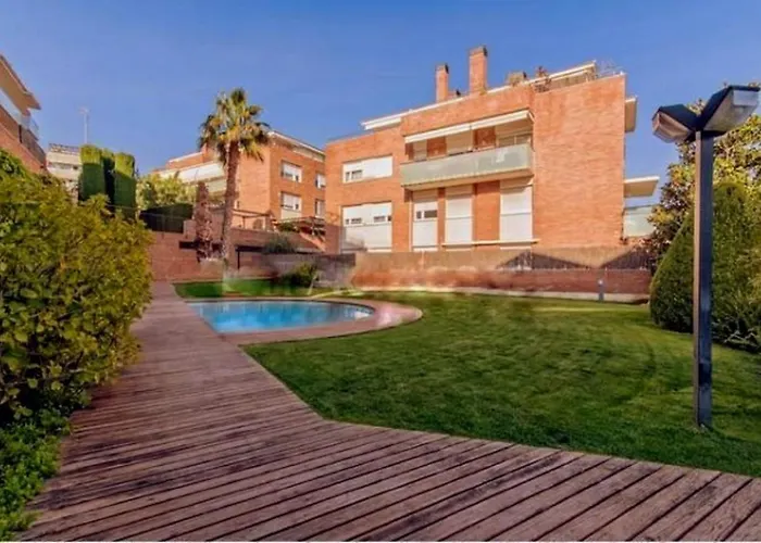 Bonito duplex con piscina en Barcelona&playa