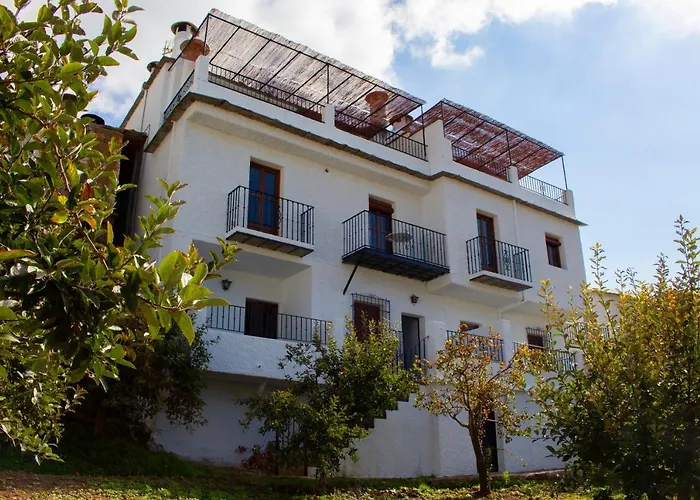 Puerta Bubión Apartamentos