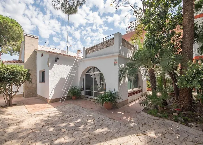 R94 Chalet Con Piscina Privada 20M De La Playa Calafell